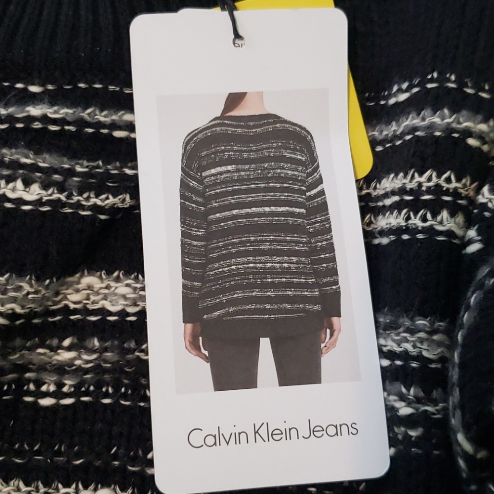 Calvin Klein Sweater - Picture 2 of 3